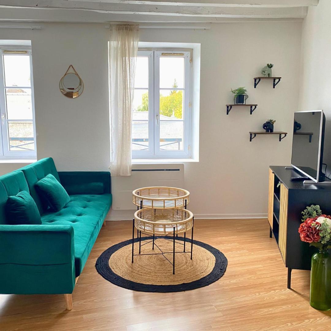 Charmant Studio A Etampes Apartment Екстериор снимка
