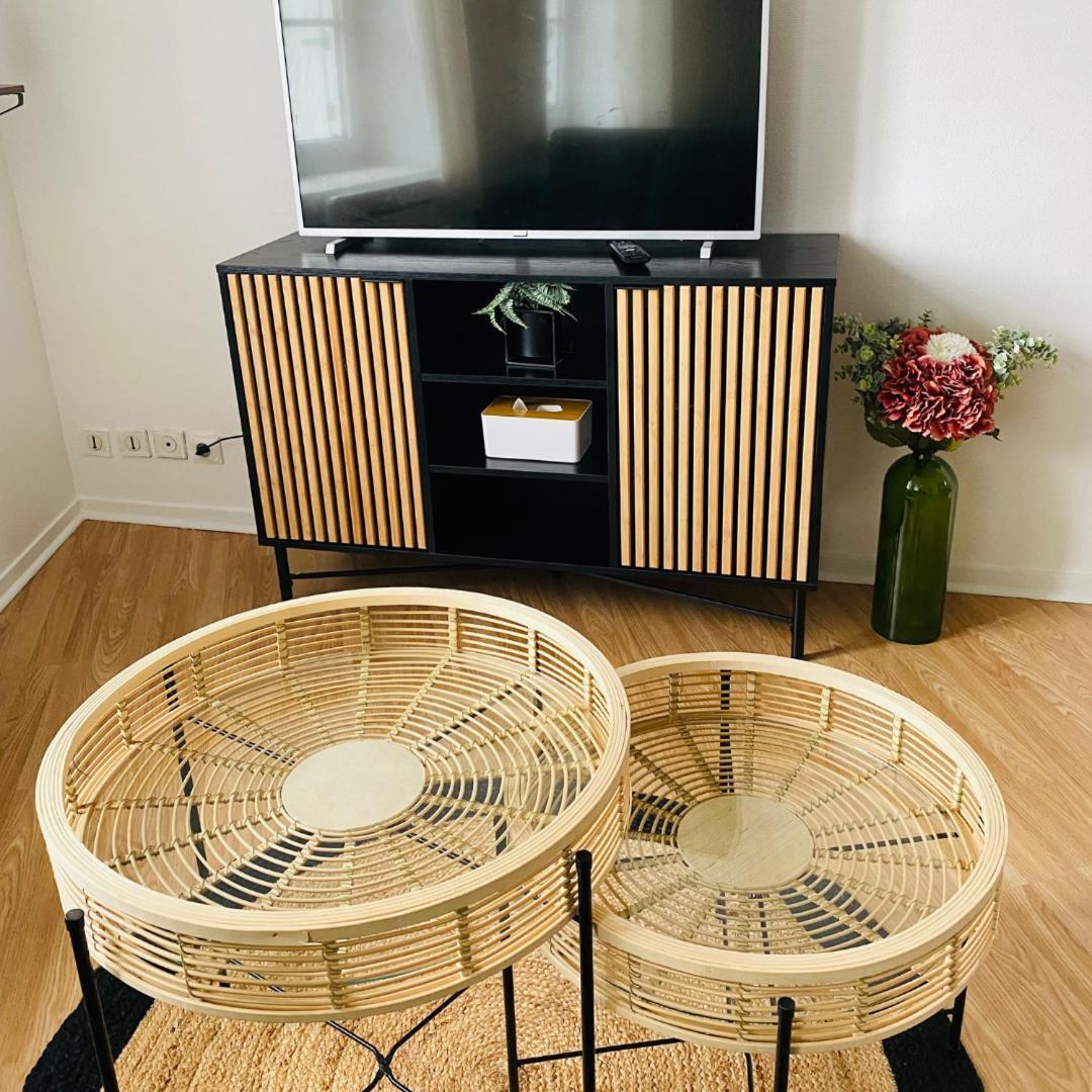 Charmant Studio A Etampes Apartment Екстериор снимка