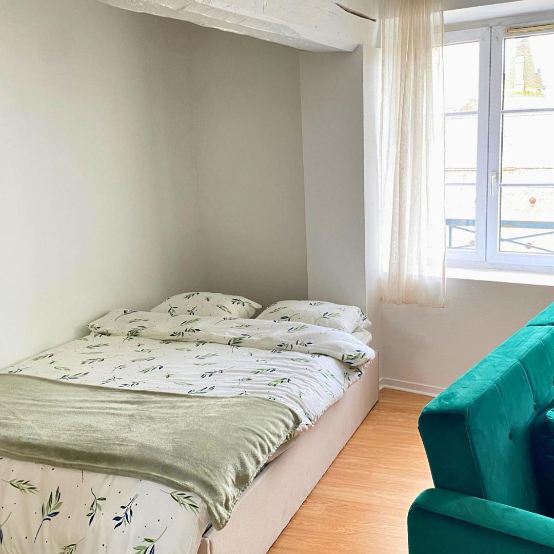 Charmant Studio A Etampes Apartment Екстериор снимка